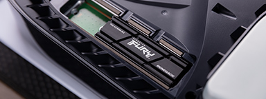 Le SSD Kingston FURY Renegade installé dans une console de jeu PlayStation 5